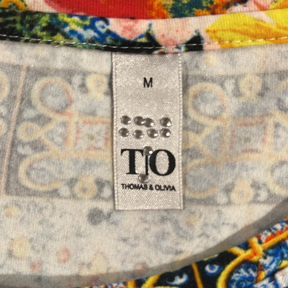 THOMAS & OLIVIA Sunflower Size M •Tee 3/4 Sleeves •Embellished Front EUC Great T - Picture 8 of 10